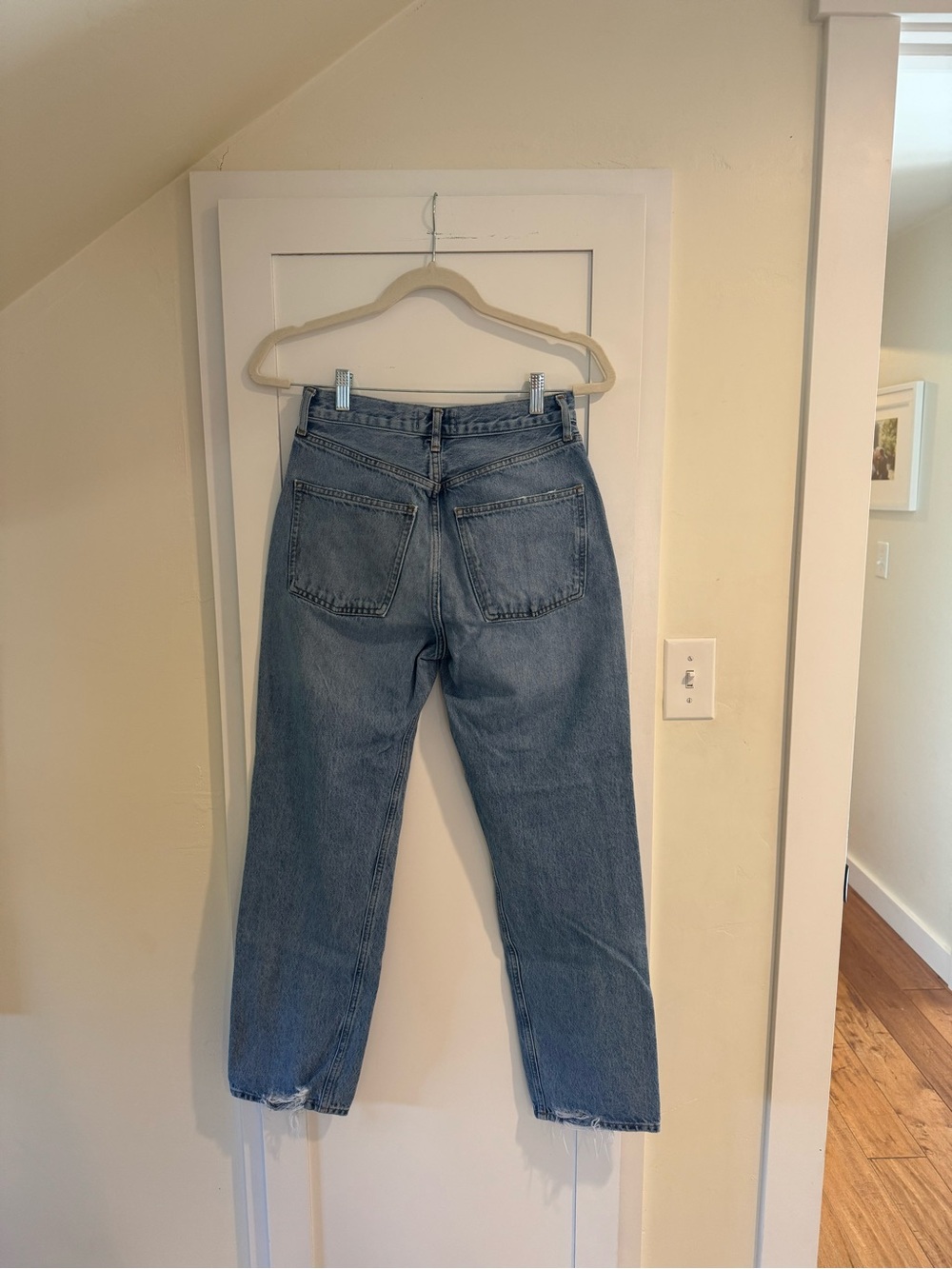 AGOLDE 90’s High Rise Straight Leg Jean- Classic Light/Medium Dark Wash - Picture 3 of 6